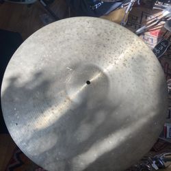 Istanbul Agop 22” Traditional Thin Dark Crash 