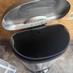 Trash Can 