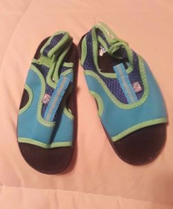Swim School water shoes size L 9/10 $3 FIRM
