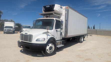 2019 Freightliner 24' reefer CDL