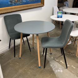Table With 2 Chairs 