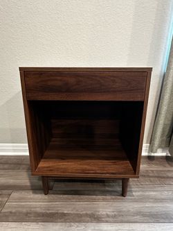 Night stand/Side Table