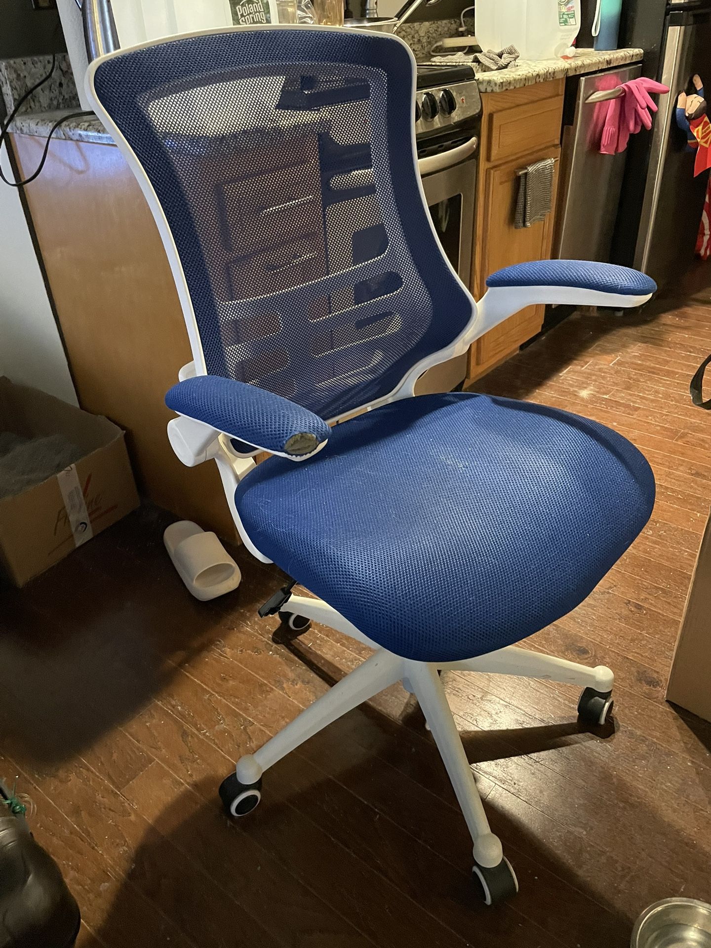Ergonomic Swivel Chair, Mid-Back
