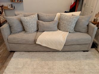 Beautiful Gray 3-Seat Sofa – Excellent Condition – 6’9”