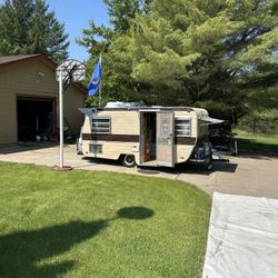 1969 American Traveler 13’ Camper
