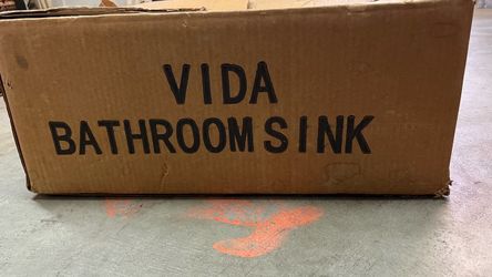Vida bathroom sink