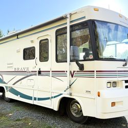 1999 Winnebago Brave 26FT Class A Rv With Low Miles 
