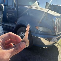 Car Key An Remotes / Llaves De Carro