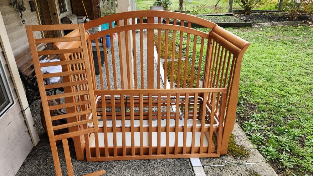 Free Crib, Cloth Diapers