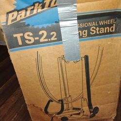 Professional bike truing stand