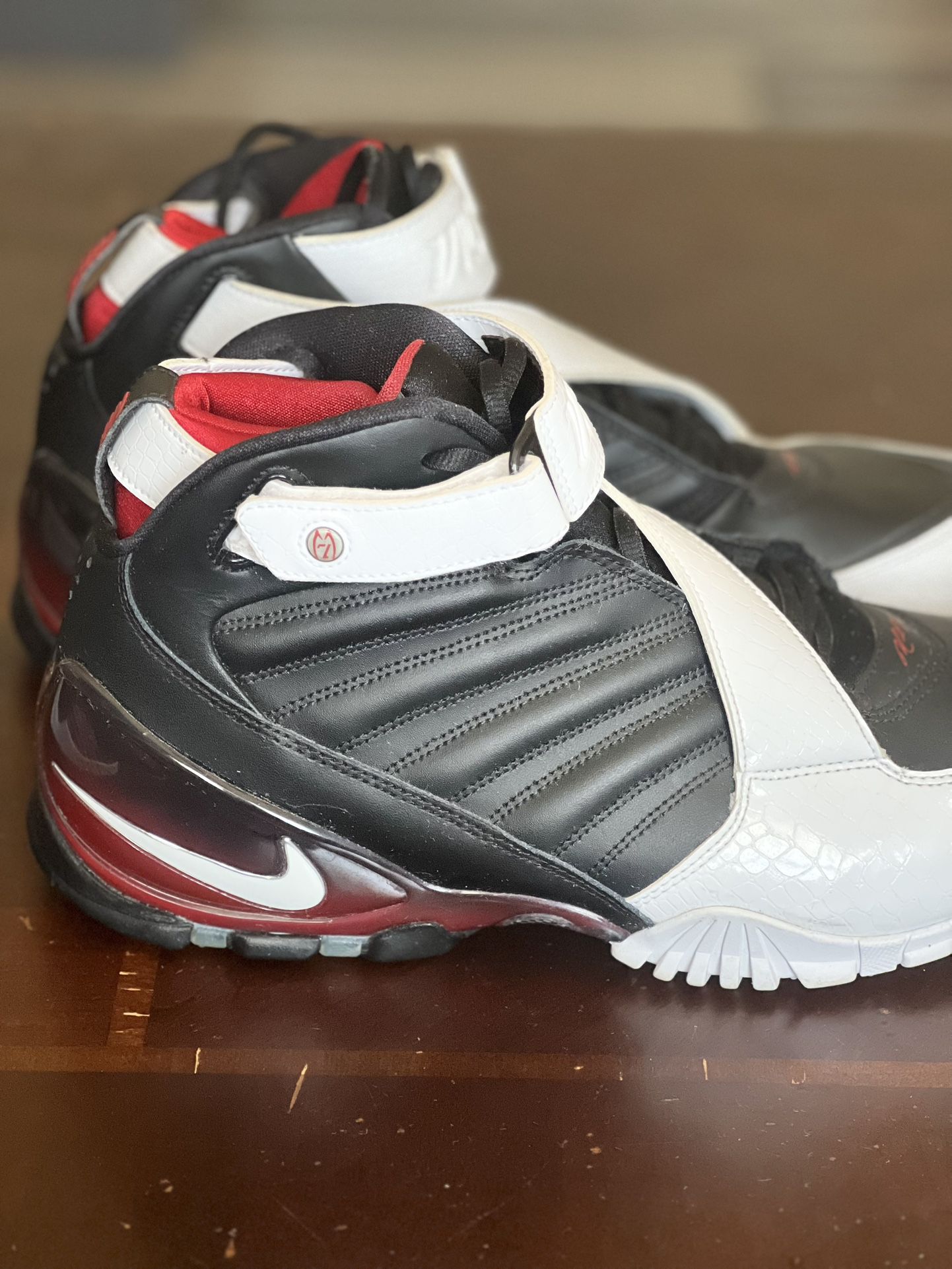 Rare Nike Mike Vick Shoes Sz 12 for Sale in Santa Fe County, NM - OfferUp