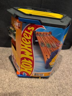 Hot Wheels Roll Out Raceway