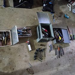 Alot Of Tools 