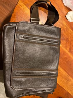 Arturo Calle pure leather messenger bag