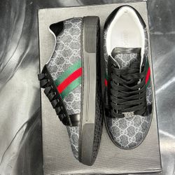 Gucci- Size 9