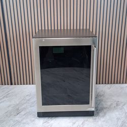 Electrolux 5.1 Cu. Ft. Under-Counter Beverage Center (EI24BC15VS-D-0269)