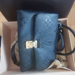 Louis Vuitton M45976
Madeleine MM
