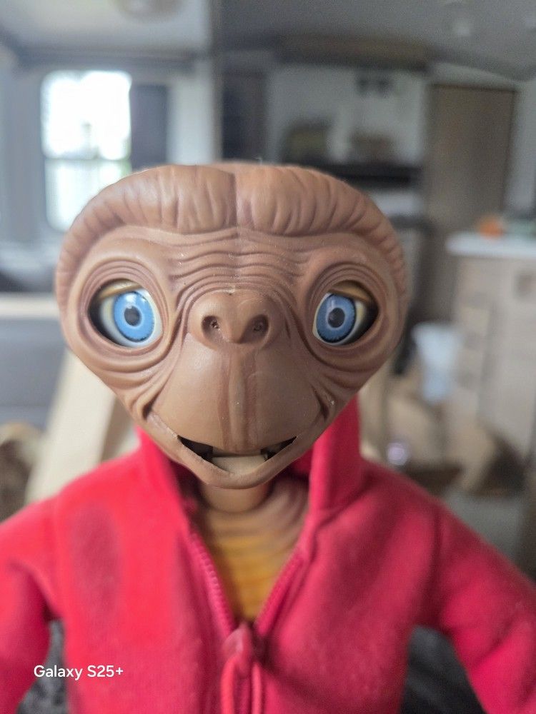WORKING Vintage ET Motion activated talking, chest & finger lights up, mouth neck & arms move MINT