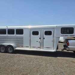 2022 Logan 4H Gooseneck 