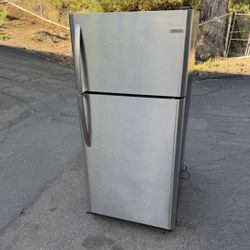 Frigidaire Fridge Refrigerator With Freezer In Stainless Steel Free Local Delivery/30 Day Warranty