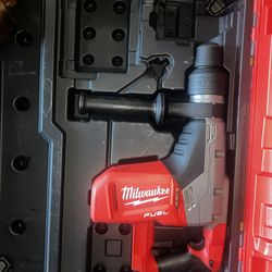 Milwaukee Rotary Hammer