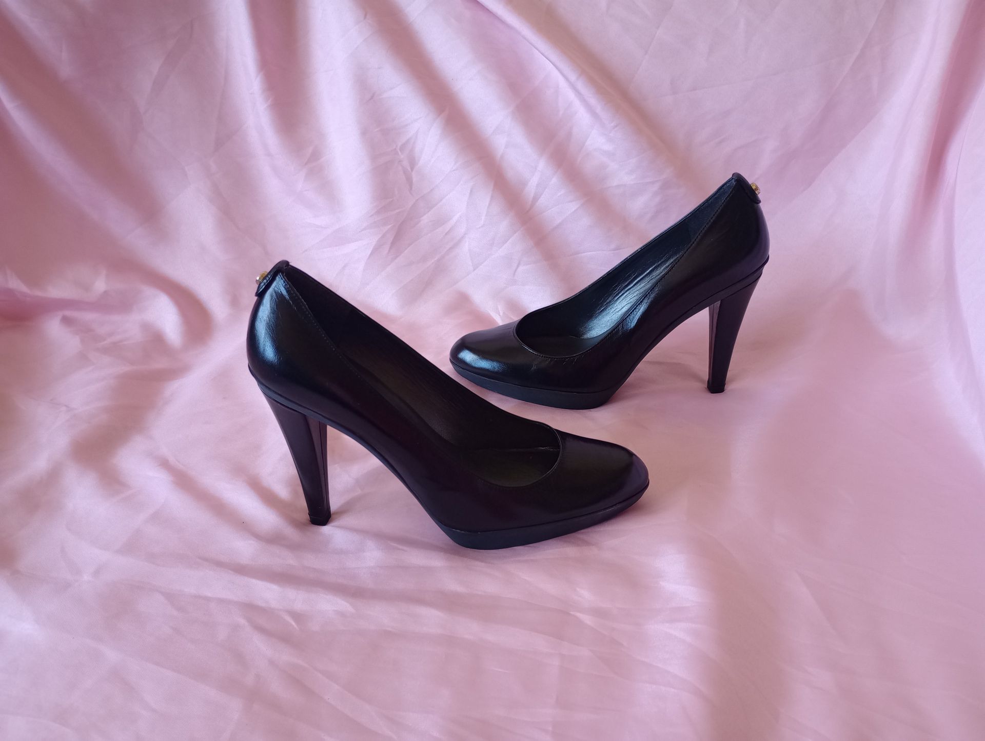 Stuart Weitzman platswoon pump black leather size 7.5