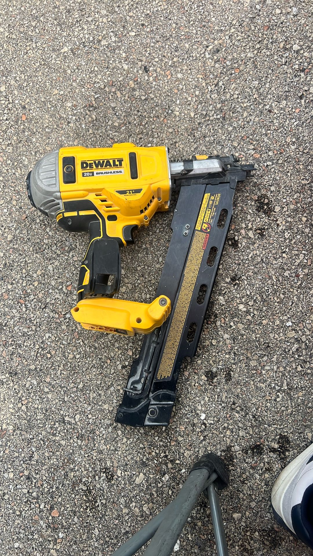 DeWalt 20V MAX Cordless 21 deg Framing Nailer Tool Only 20 V