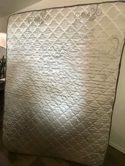Queen pillowtop mattress