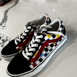 Vans Shoes Size 7 Woman Or 5.5.boys Snoopy 