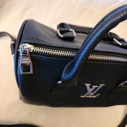 Louis Vuitton Bag Read Description For Final Price 