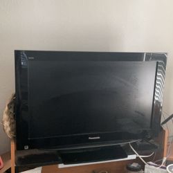 Panasonic 32” TV with Remote