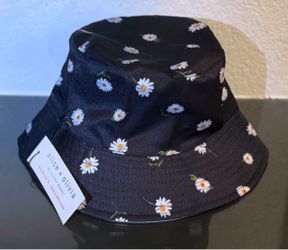 ☀️ Alice + Olivia Daisy Bucket Hat, Reverseable Design (brand new)