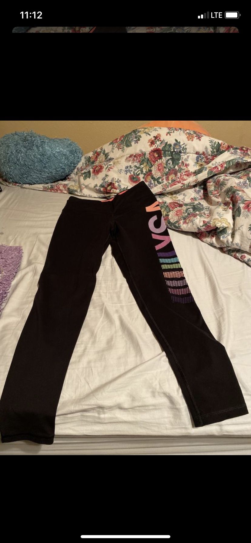 Like new vsx victoria secret sport leggings size large stretch material only serious people interested text firm