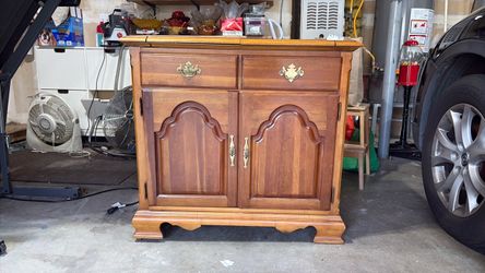 Vintage cherry flip top server