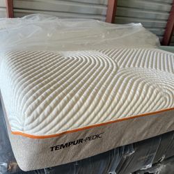 Colchón Queen Size Tempur Pedic 