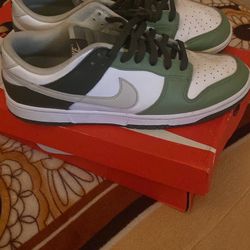 Nike Dunks 