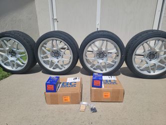 Motegi MR158 5x114 18x8.5+35 - Brand New Indy 500 v2 235/40/18 - 10th gen civic si ebc rotors and pads