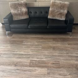 Black Futon With Pillows