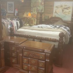 QUEEN  BEDROOM SET 