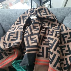 Fendi Poncho 