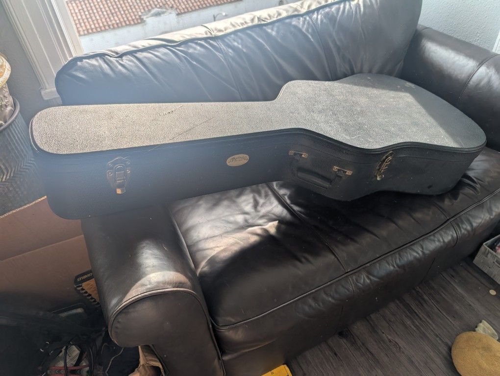 Vintage Martin & Co Guitar Case