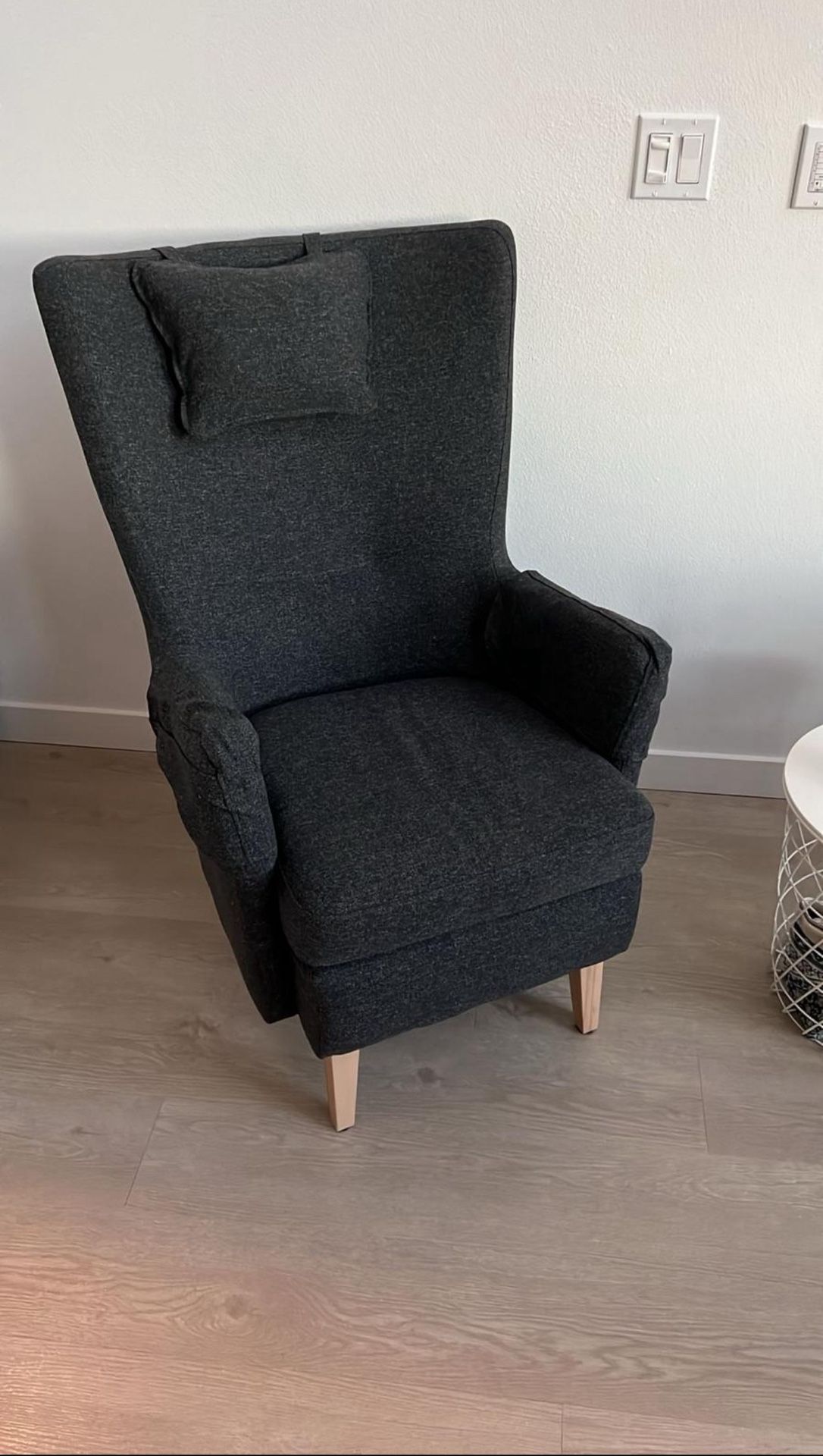 wing chairs For Sale