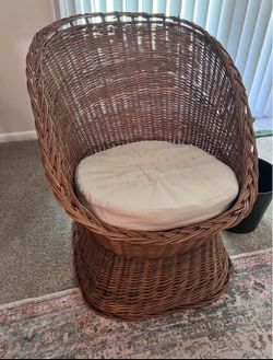 Wicker accent chair with cushion