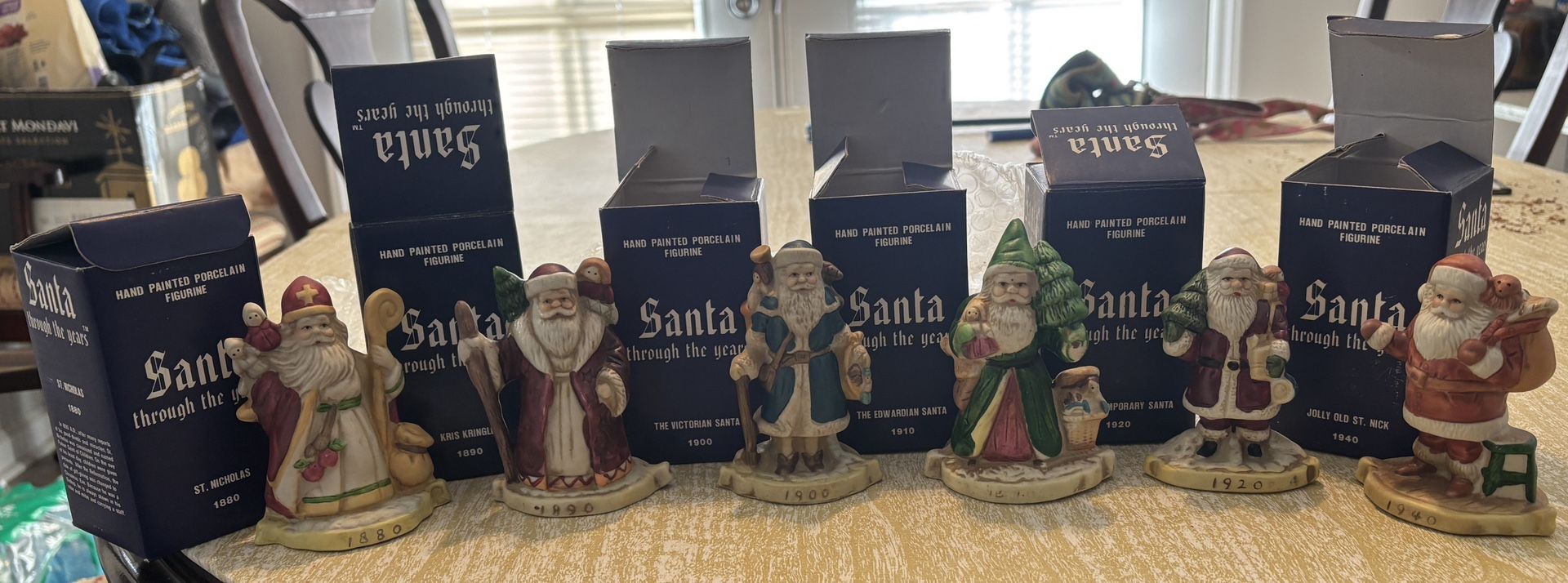 Santa Thru The Years (1990) 6 Lot porcelain figurines