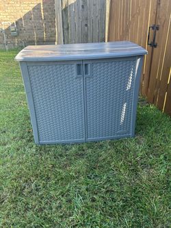 Storage container
