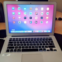 MacBook Air 2015 13" 1.6 GHz 8MB 250 GB Monterey