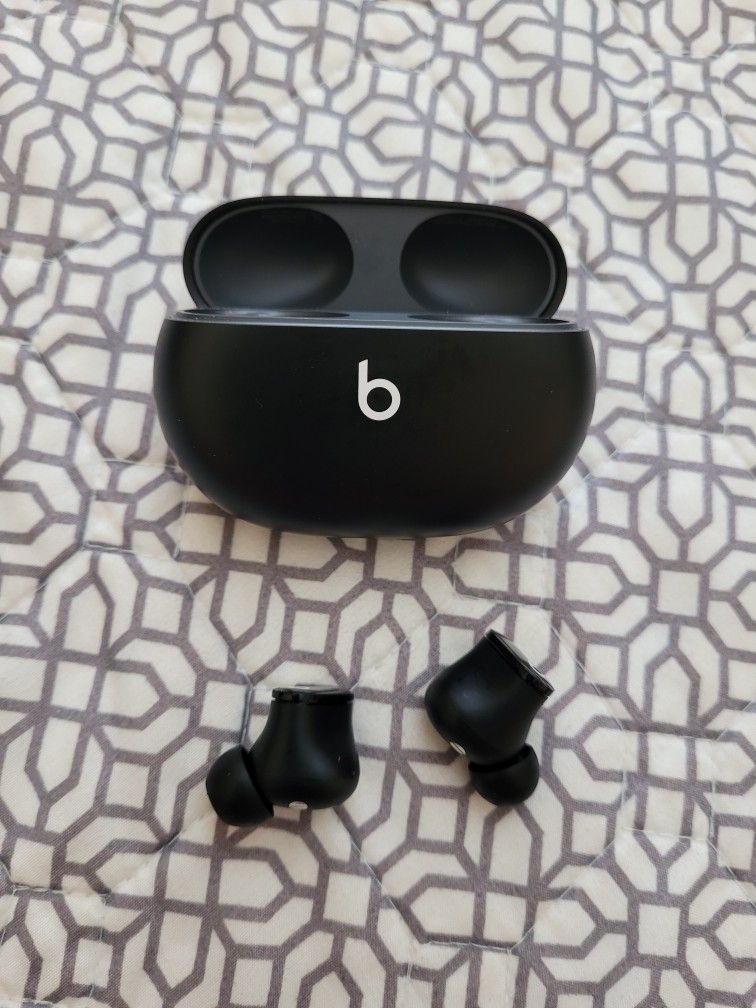 Beats Studio Buds