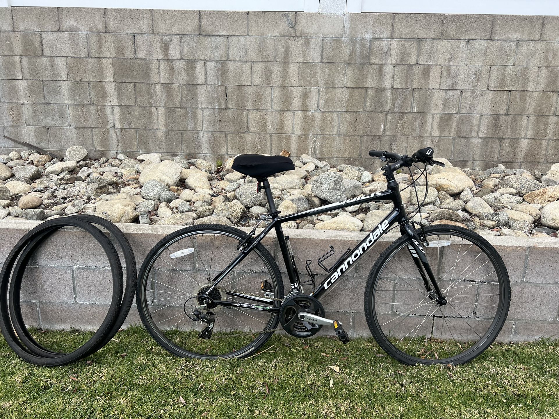 Cannondale Hybird Competitive Edge Bike