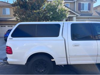SNUGTOP SUPERSPORT CAMPER SHELL 5.5FT TRUCK BED