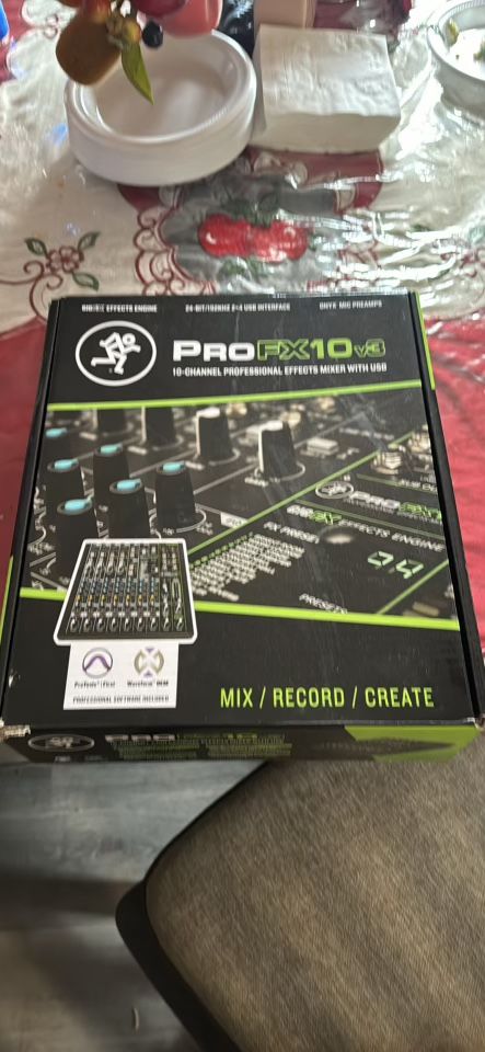 Mackie Mixer Pro 10 V3 $230 O B O